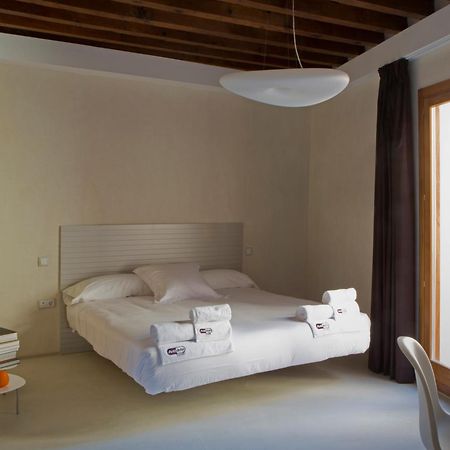 Antidoto Rooms San Agustin - Recomendado Para Adultos Toledo Exterior photo