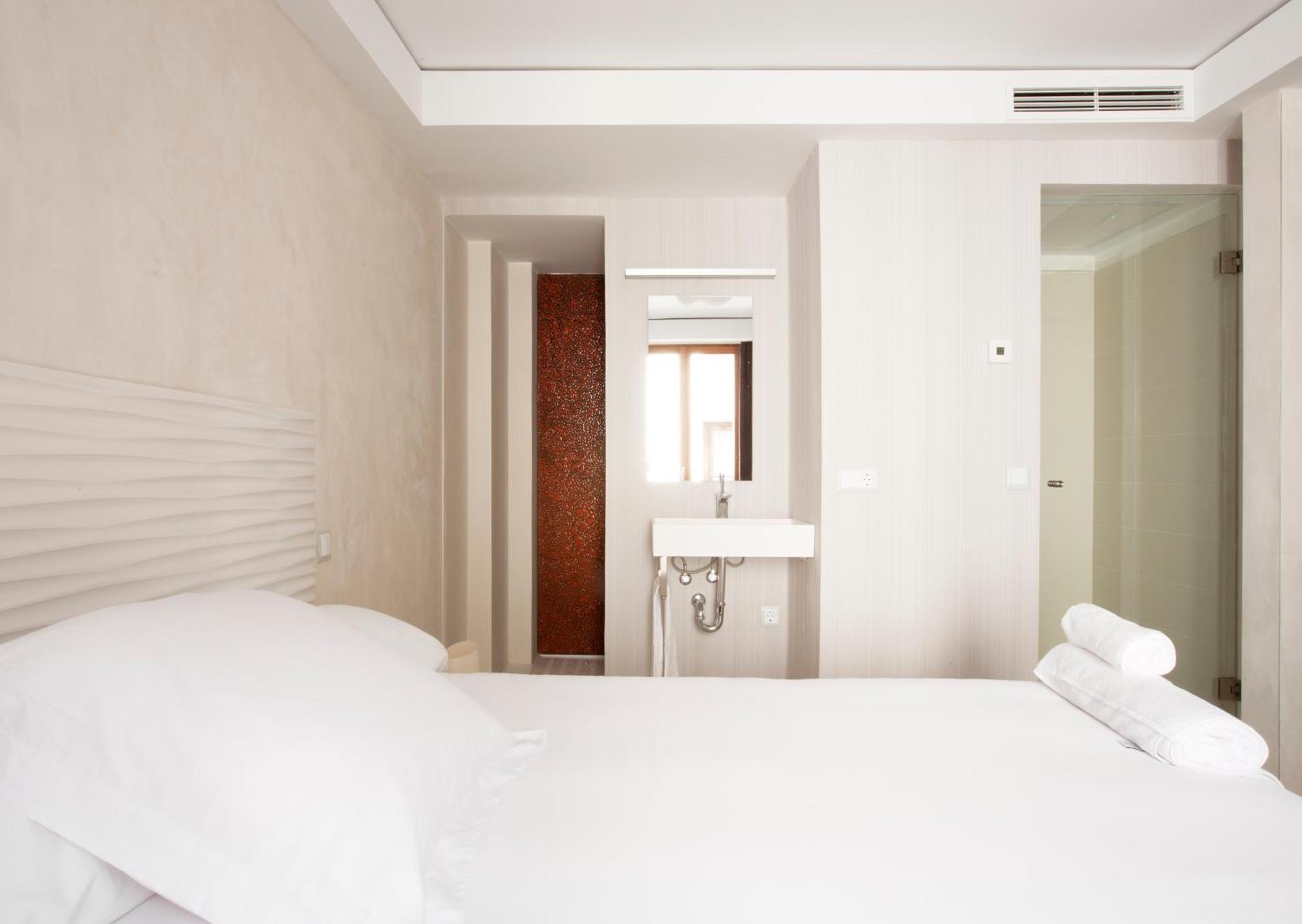 Antidoto Rooms San Agustin - Recomendado Para Adultos Toledo Exterior photo