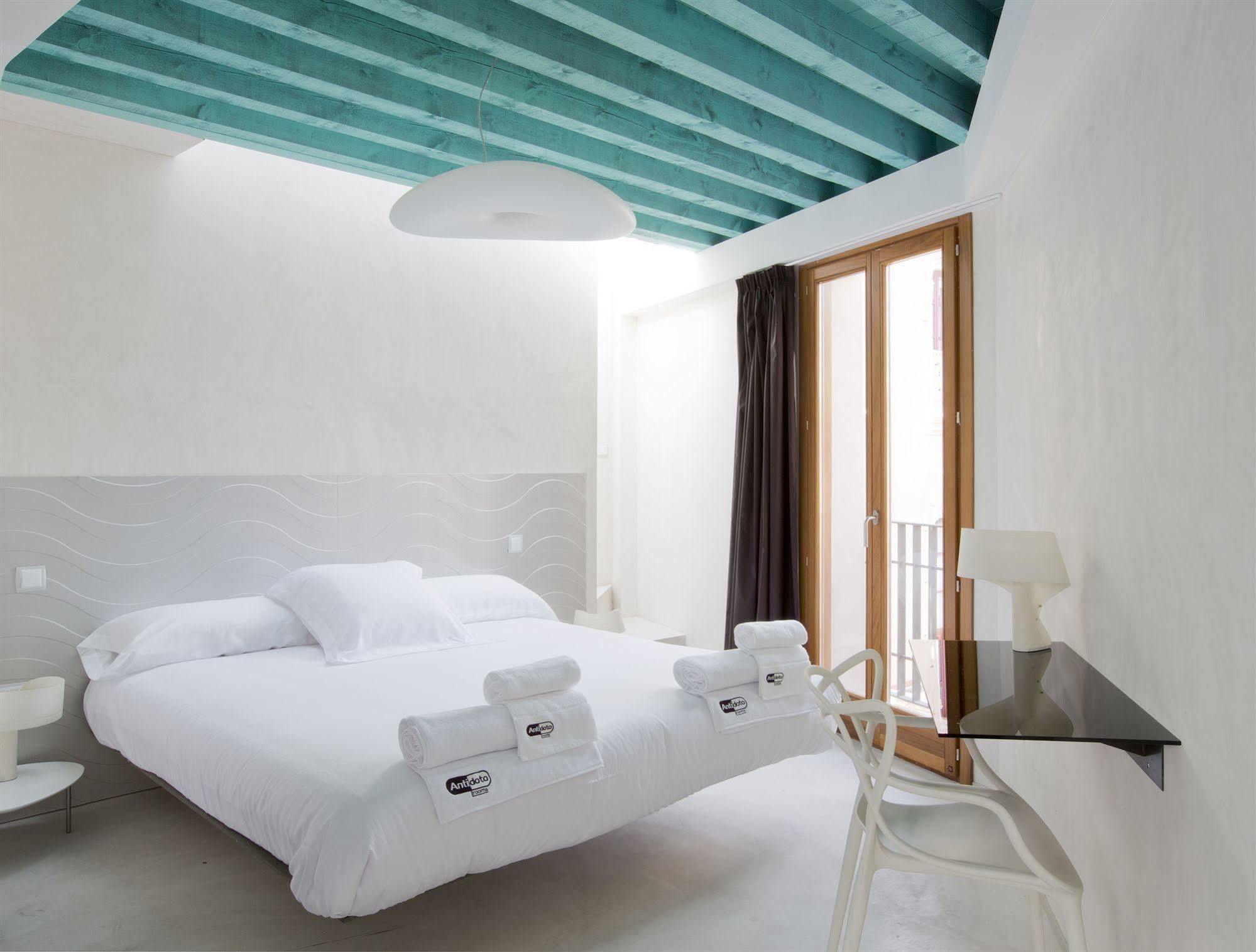 Antidoto Rooms San Agustin - Recomendado Para Adultos Toledo Exterior photo