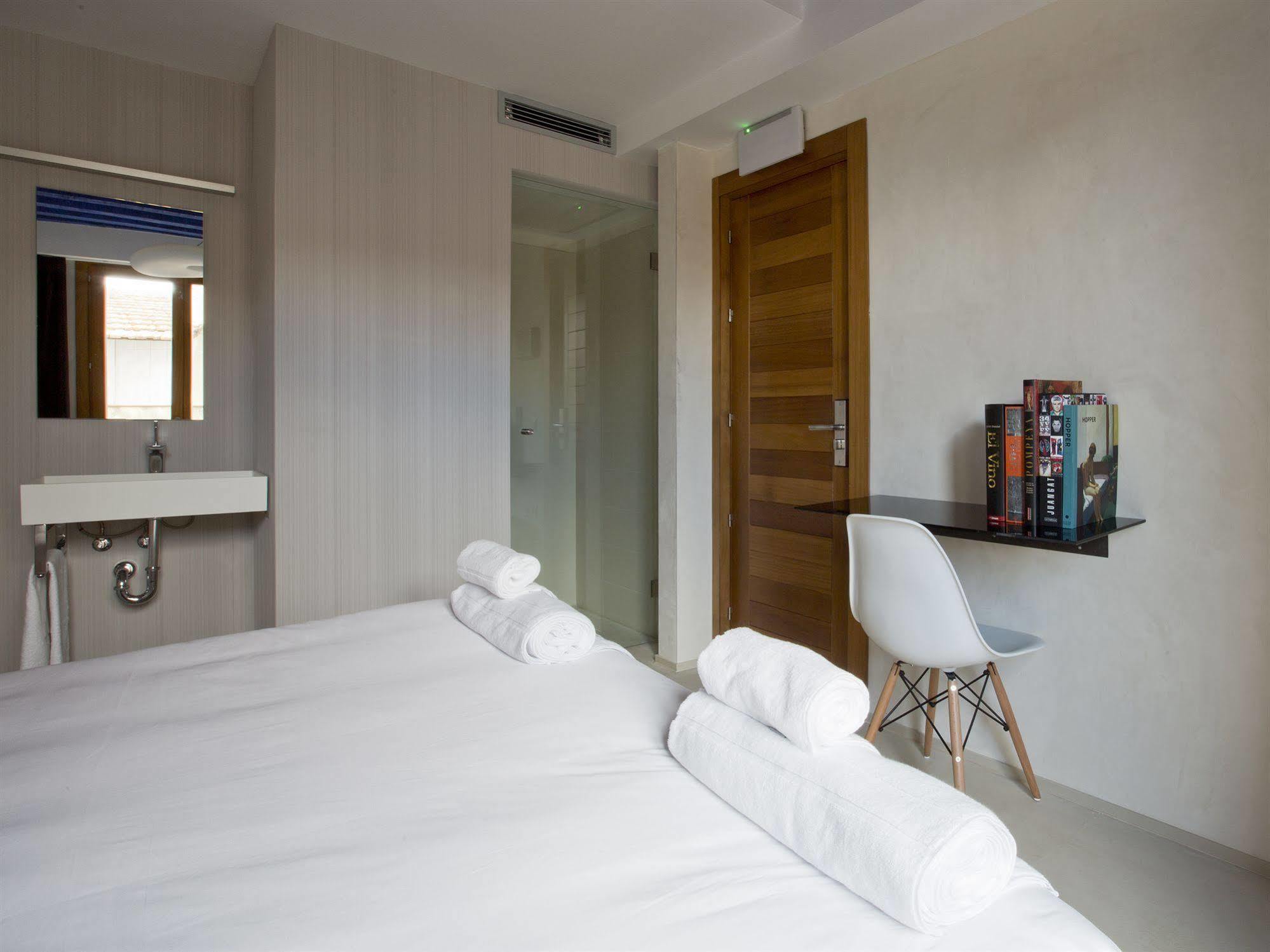 Antidoto Rooms San Agustin - Recomendado Para Adultos Toledo Exterior photo